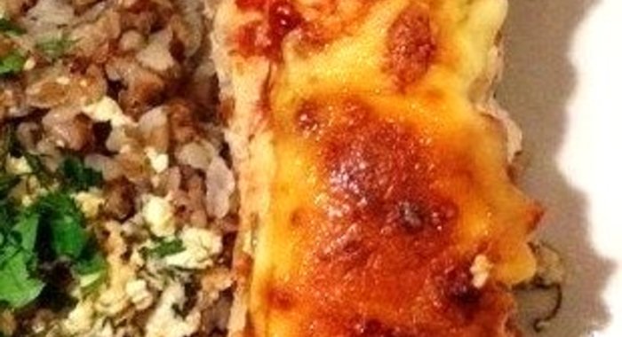 Рулетики из куриного филе с начинкой из творога