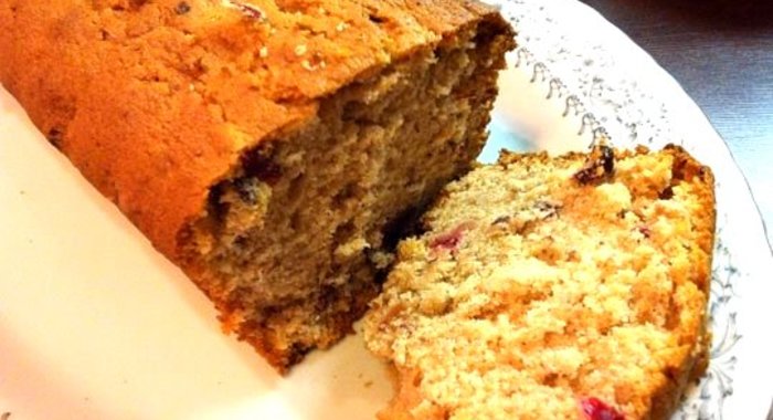 Кекс с брусникой