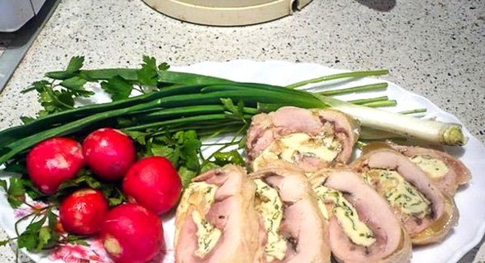 Рулет из филе индейки в духовке