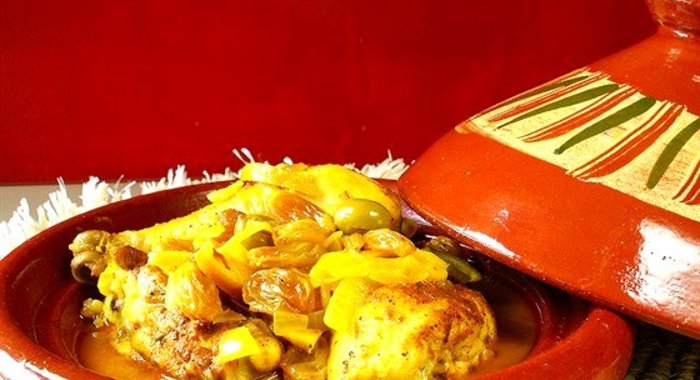 Тажин из курицы с лимоном, имбирем и корицей