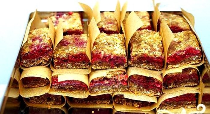 Печенье с малиной и овсяными хлопьями