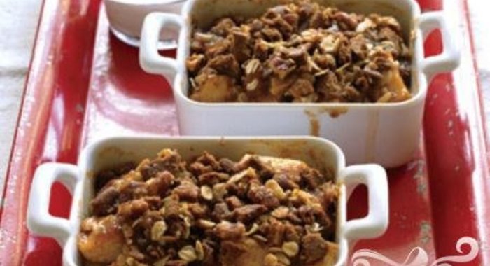 Запеканка из яблок и фиников