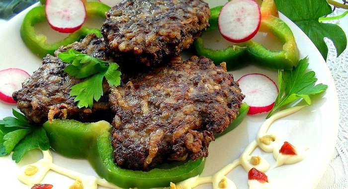 Печеночные котлеты с капустой