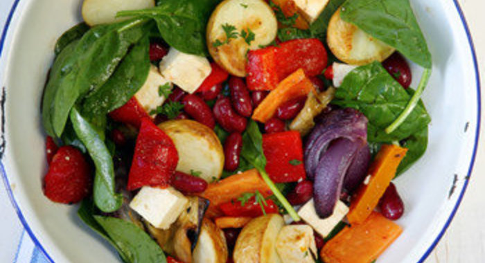 Теплый салат из баклажанов и овощей