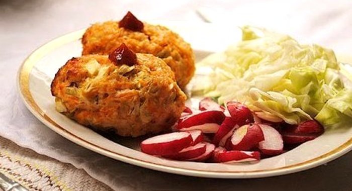 Запеченные куриные котлеты с овощами