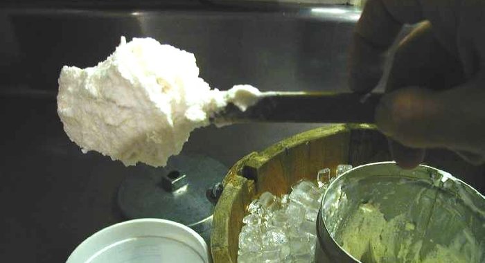 Самое простое сливочное мороженое