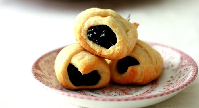 Рогалики с черносливом