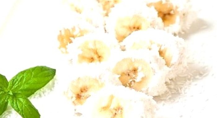 Бананы в кокосе и сливках