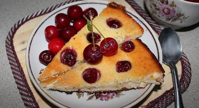 Творожная запеканка с вишней