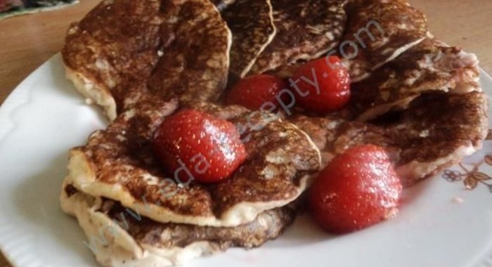 Гречневые дрожжевые блины на молоке