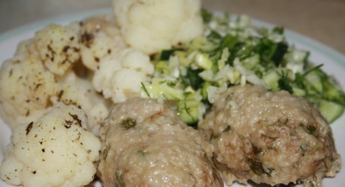 Паровые котлеты с цветной капустой