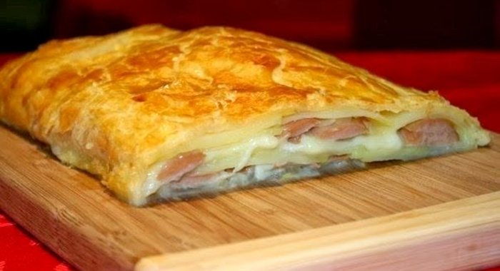 Штрудель с картофелем и сосисками