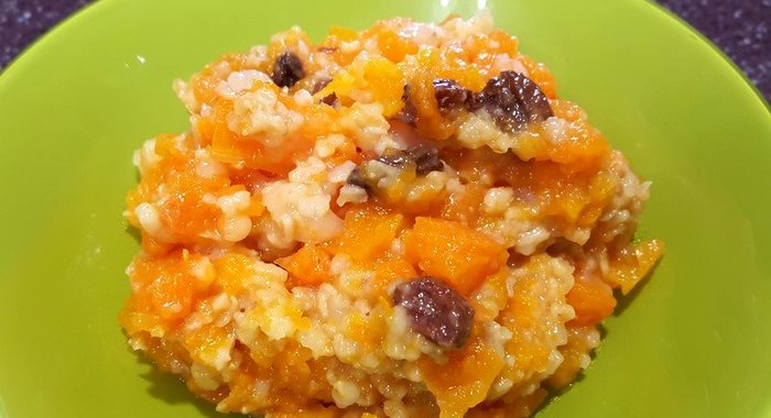 Каша из булгура и тыквы в горшке