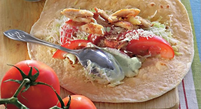 Лепешки с курицей и острым перцем