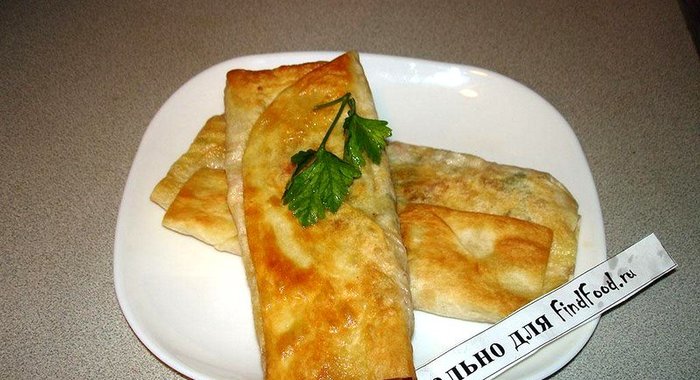 Жареный лаваш с сыром и колбасой