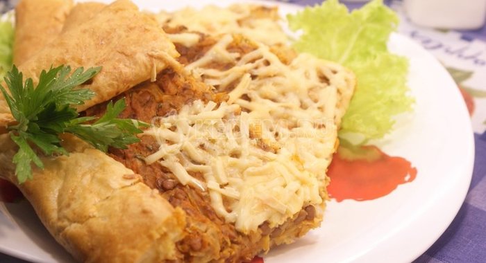 Пирог с капустой и чечевицей