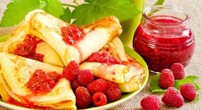 Блины с ягодами