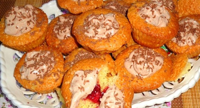 Кексы с кремовой начинкой