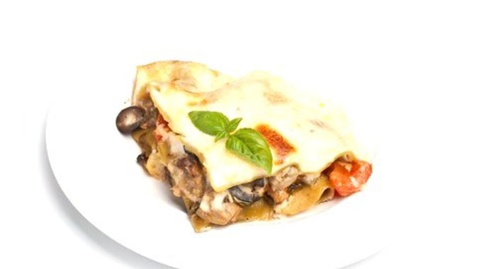 Пирог с беконом и баклажанами в микроволновой печи