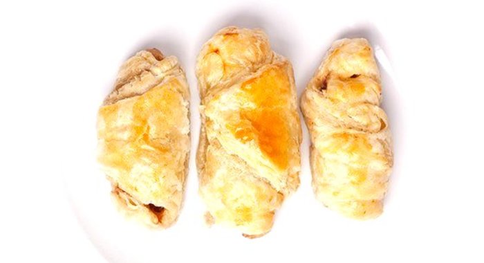 Мясные рулеты в тесте