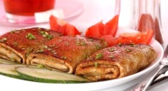 Блинные конвертики с курицей