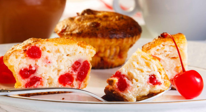 Творожная запеканка с вяленой вишней