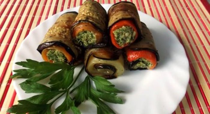 Рулеты из баклажанов в духовке