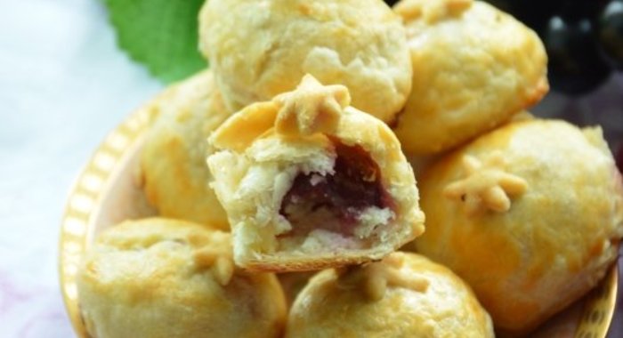 Пирожные с виноградом