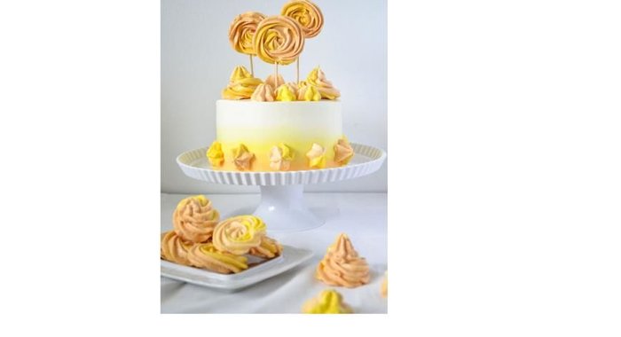 Шоколадный торт с кремом из экзотических фруктов