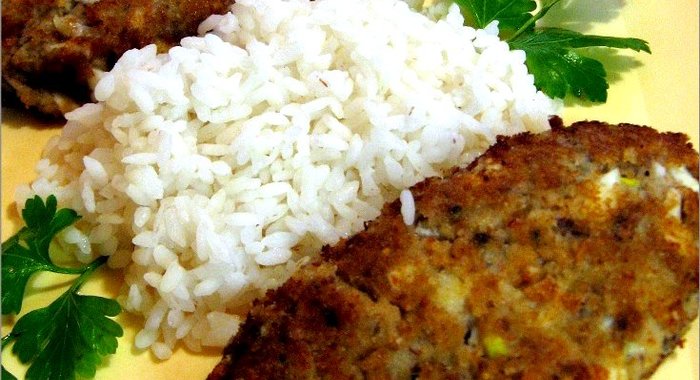 Рыбные котлеты из консервы