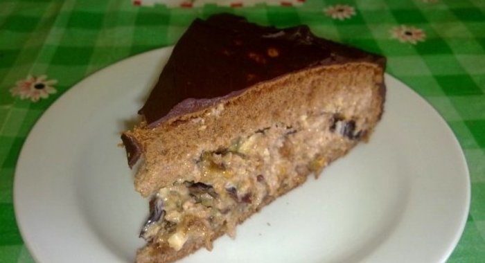 Торт с черносливом и грецким орехом