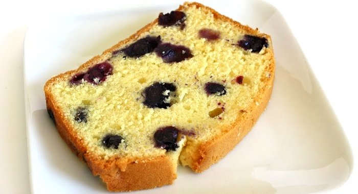 Творожный кекс с голубикой