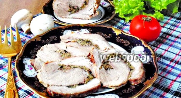 Рулет из свинины с грибами и сыром