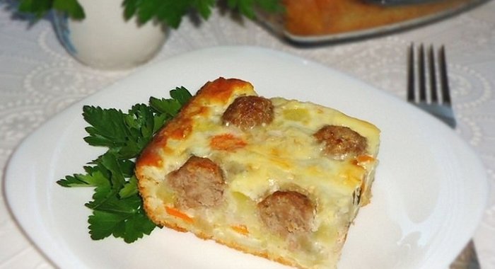 Пирог с рисом, овощами и фрикадельками