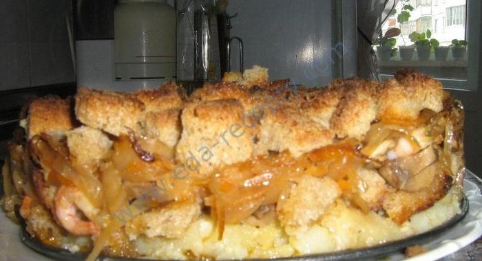 Постная запеканка с креветками, грибами