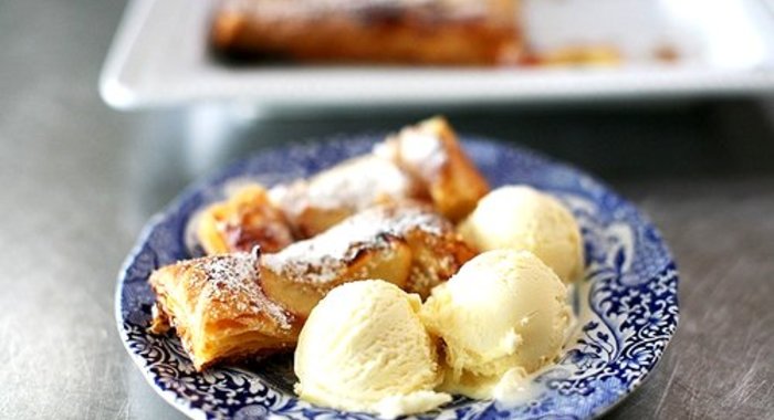 Cлойки с яблоками из бездрожжевого теста