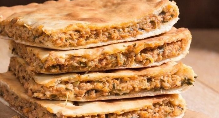 Мясной пирог с булгуром и сулгуни