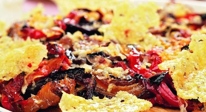 Запеканка из свинины с грибами и картофелем