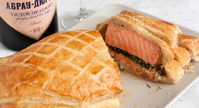 Лосось, запеченный в тесте