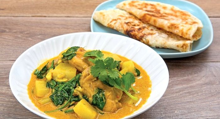 Курица карри с лепешками ротти