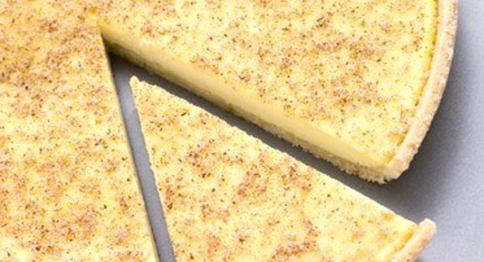 Творожная запеканка с курагой и изюмом