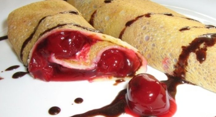 Блины с вишней