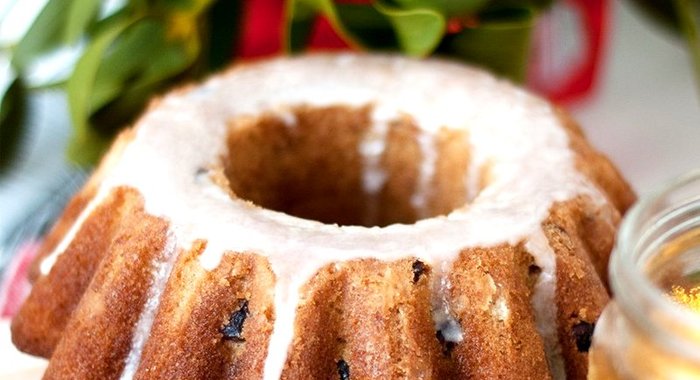 Новогодний имбирный кекс с сушеной клюквой