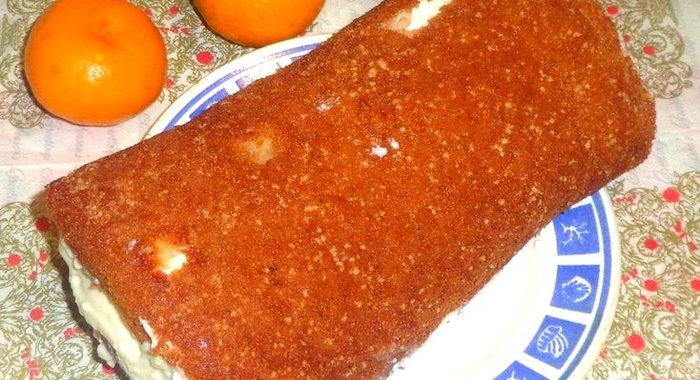 Яблочно-бисквитный рулет