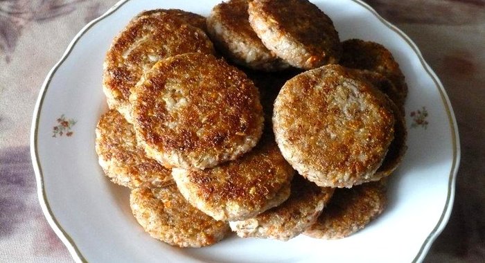 Крупяные котлеты с овощами