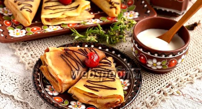 Молочные блины с яблочно-вишнёвой начинкой