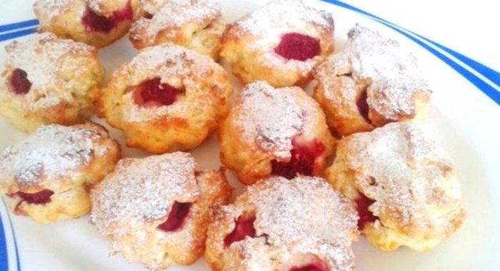 Нежные маффины с малиной