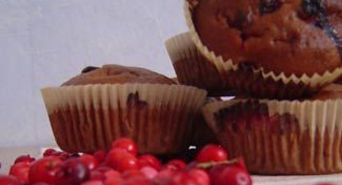 Кексы с брусникой