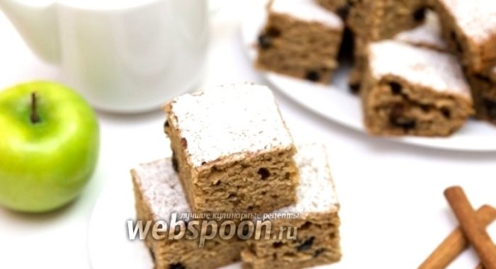 Цельнозерновой пирог с яблоком, корицей и вяленой черникой