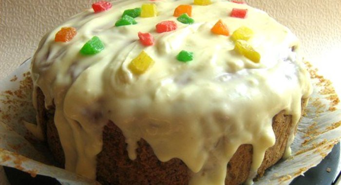 Свекольный торт с ананасами и сырной глазурью